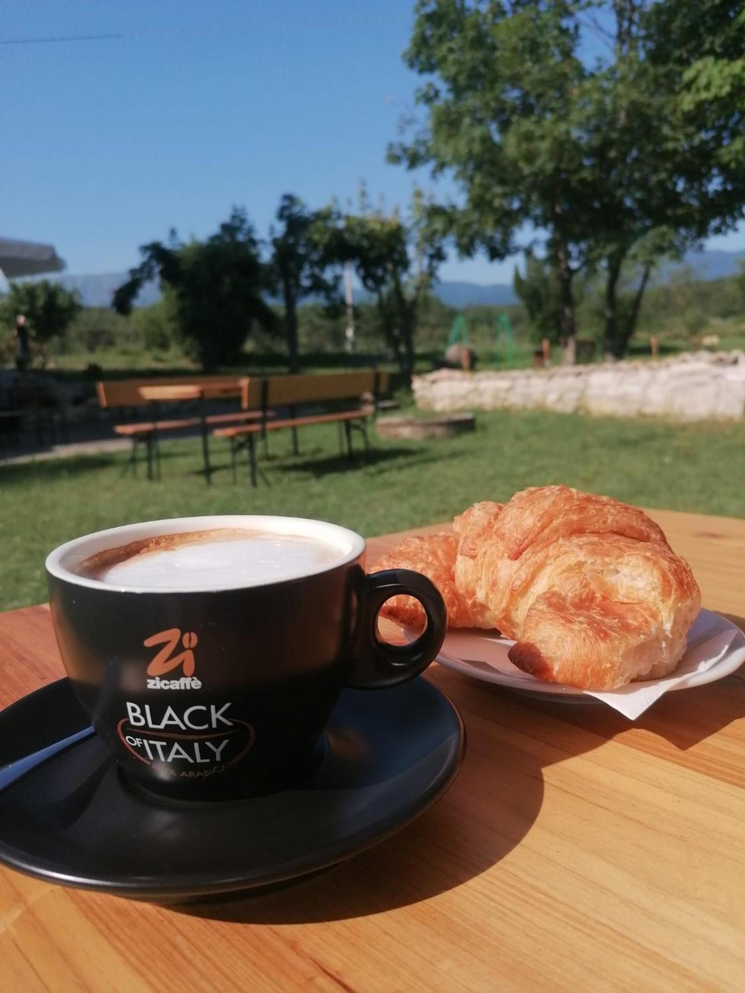 Bed&Breakfast La Ginestra Abbateggio Екстериор снимка